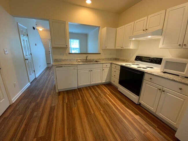 Foto del edificio - Updated 2 bedroom in fantastic location near Duke Med Center, on busline & convenient to many loc...