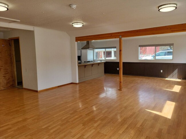 Foto del edificio - This cute open floor plan 1BD 1BA newly re...