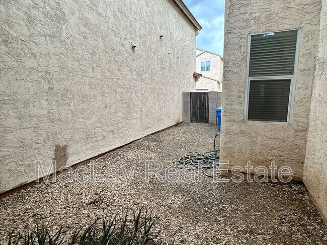 Building Photo - 5216 W Albeniz Pl