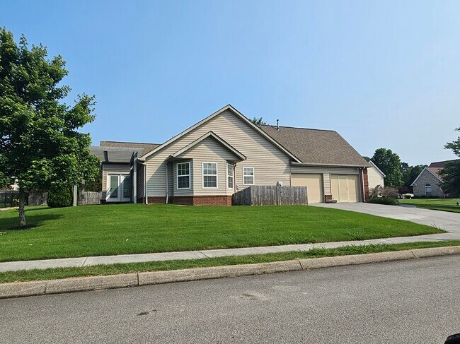 Foto del edificio - 13038 Peach View Dr