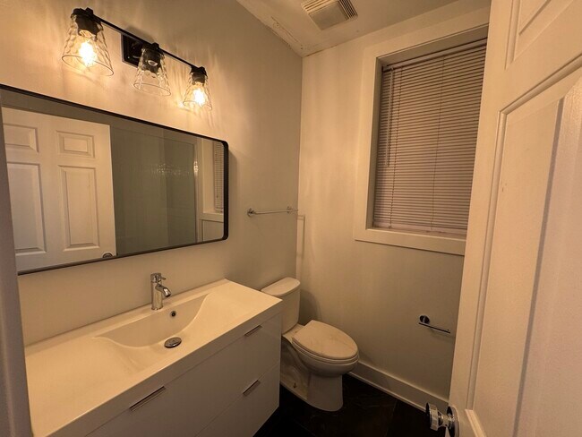 Foto del edificio - 1347 N Sedgwick St