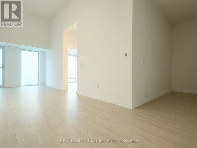 Building Photo - 238 Simcoe St