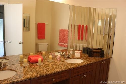 Foto del edificio - 18255 NW 21st St