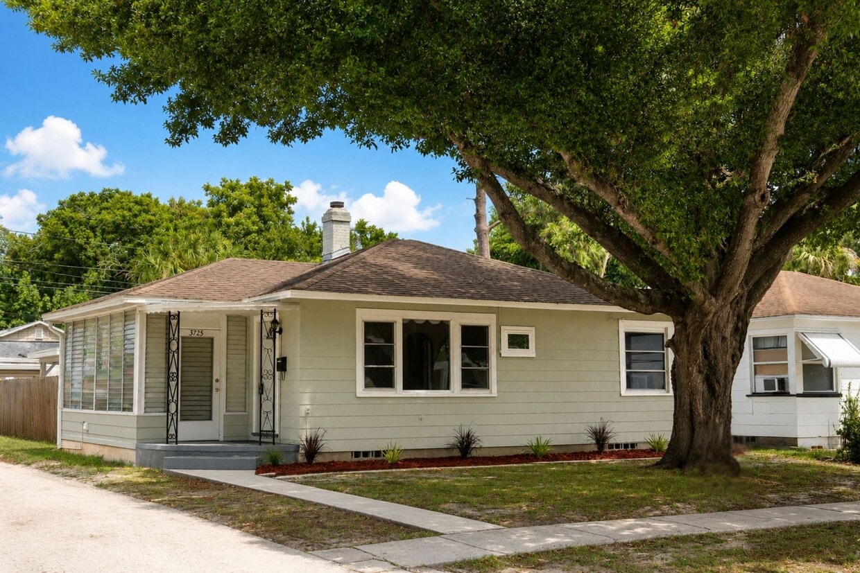 2 Bedroom, 1 Bathroom Home for Rent in St Pete! - 2 Bedroom, 1 Bathroom Home for Rent in St Pete!