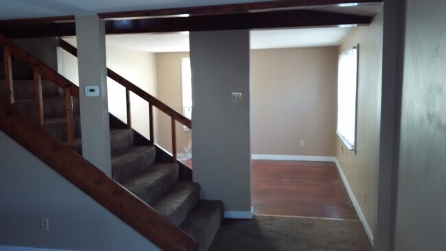 Foto del edificio - 1016 W High St