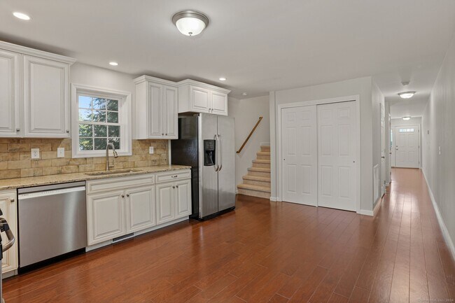 Building Photo - 8 Adamson Ave