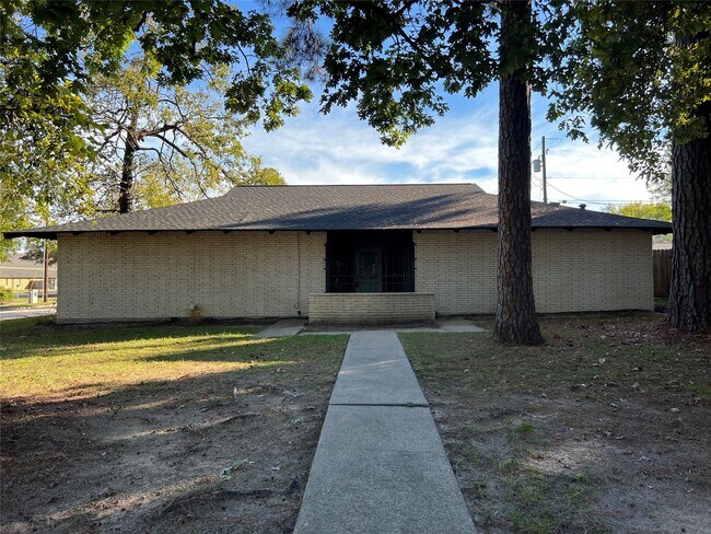 Foto del edificio - 401 Oakhill Dr