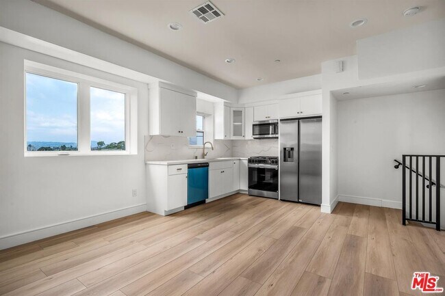 Foto del edificio - 4701 Saturn St
