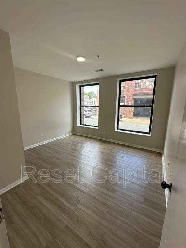 Foto del edificio - 355 Hamilton Ave