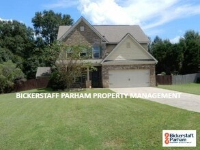 Building Photo - 15 Churchhill Dr