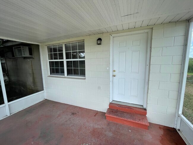 Front Door - 1203 W Pierce St