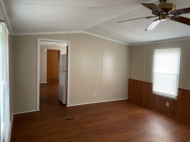 Foto del edificio - 3 BED, 2 BATH MOBILE HOME