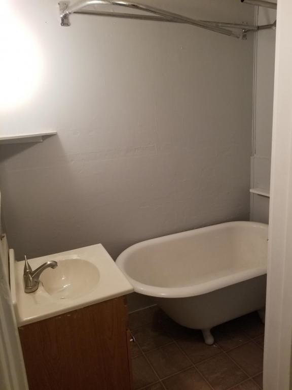 Building Photo - 823 W. Reed Street Apt. B