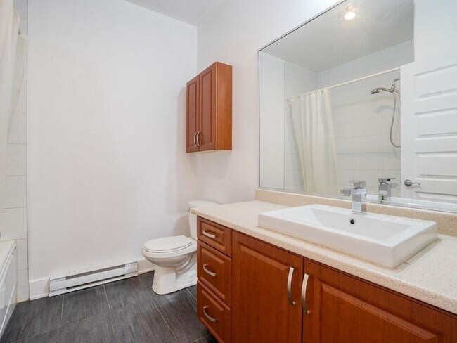 Building Photo - Apartment For Rent