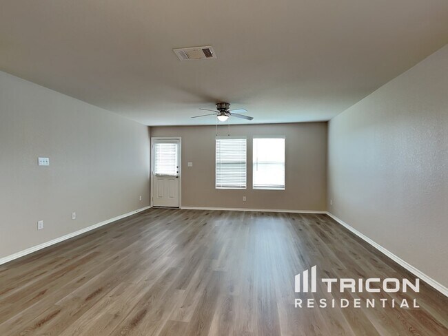 Foto del edificio - 9802 Marbach Brk