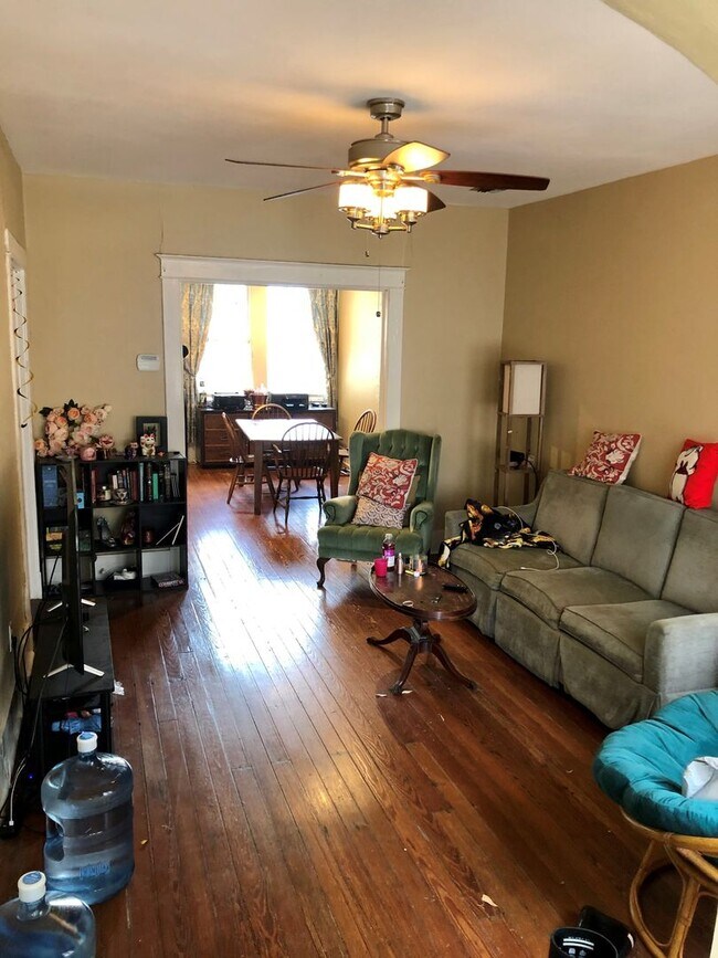 Foto del edificio - 6109-6111 Delord St.