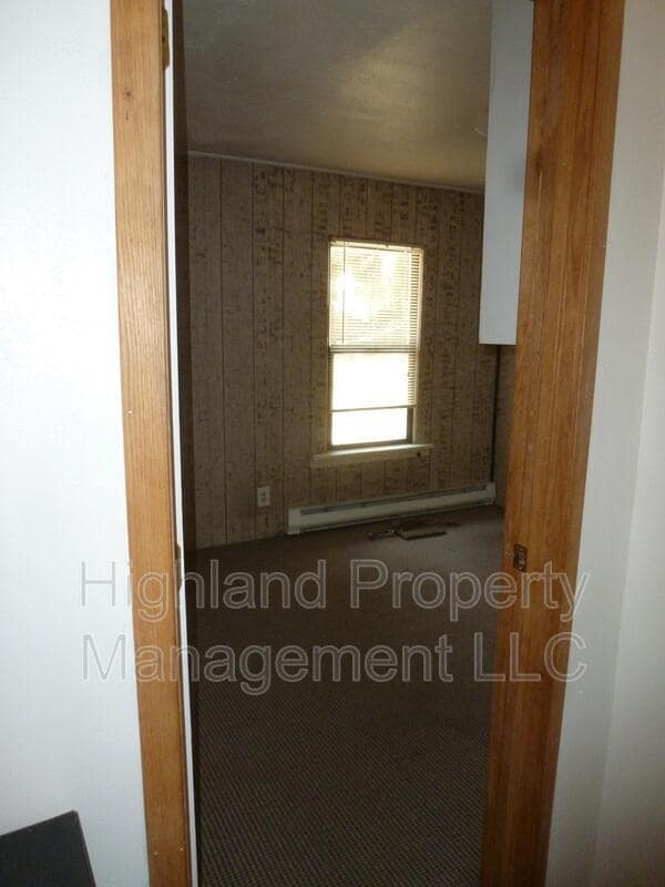 Building Photo - 1170 NE Harvey Rd