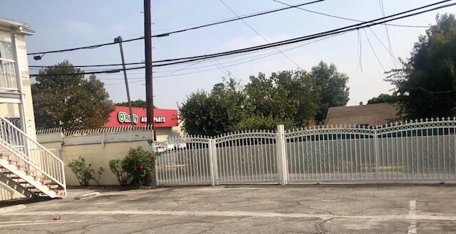 Building Photo - 3814 Portola Ave
