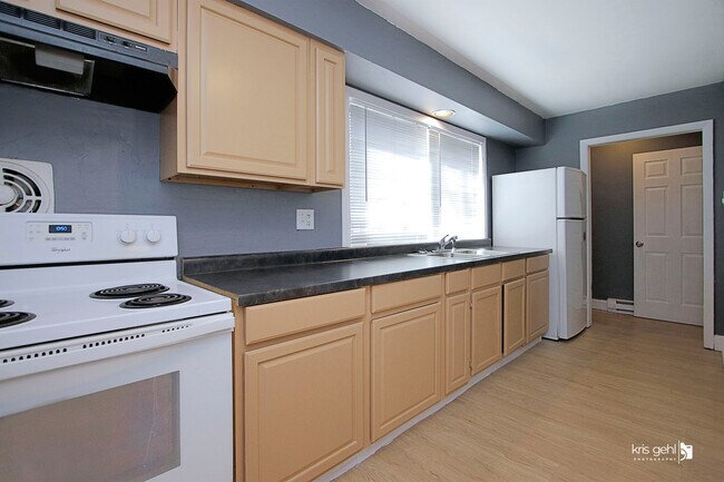 Building Photo - 2150 Hebron Ave