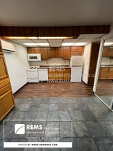 Building Photo - 602 10th Ave