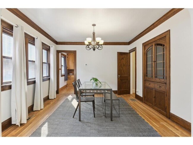 Foto del edificio - 955 17th Ave SE