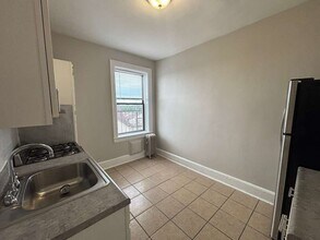Building Photo - 54 Linden Ave