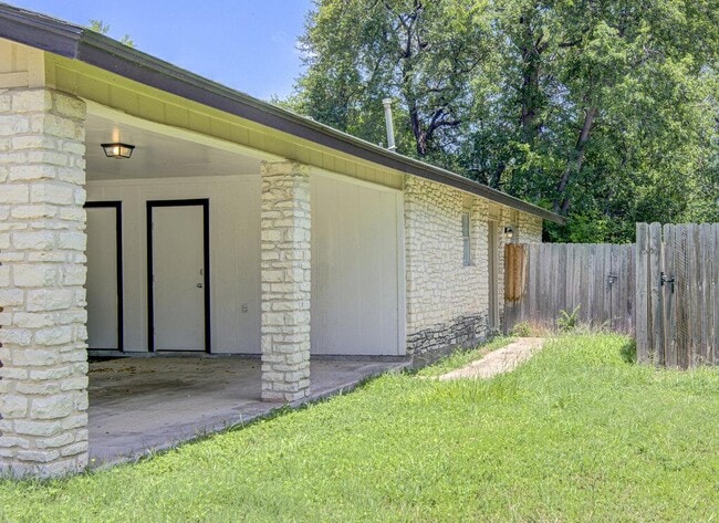 Building Photo - 805 Sirocco Dr