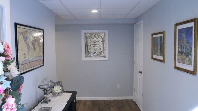 Building Photo - 1 br, 1 bath Apartment - 3016 Cardinal Pl
