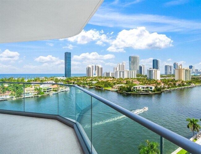 Foto del edificio - 19707 Turnberry Way
