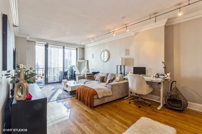 Foto del edificio - 330 N Jefferson St