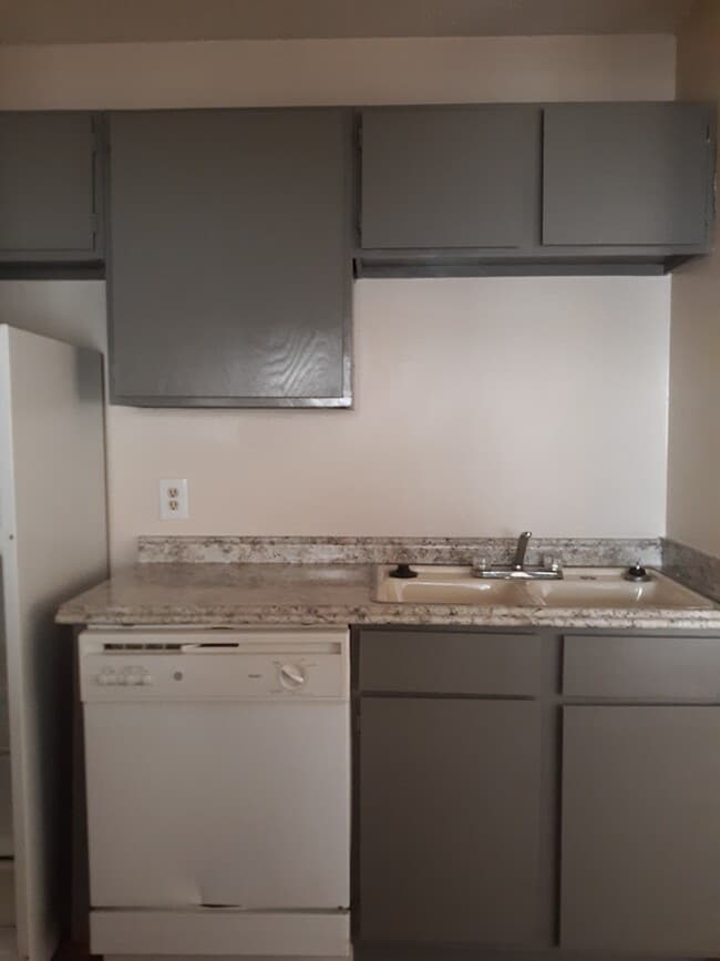 Renovated Kitchen - Country Villa Apartments
