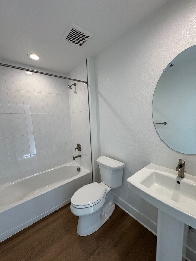 Building Photo - Brand-new townhome for rent in the heart of Erie Town Center