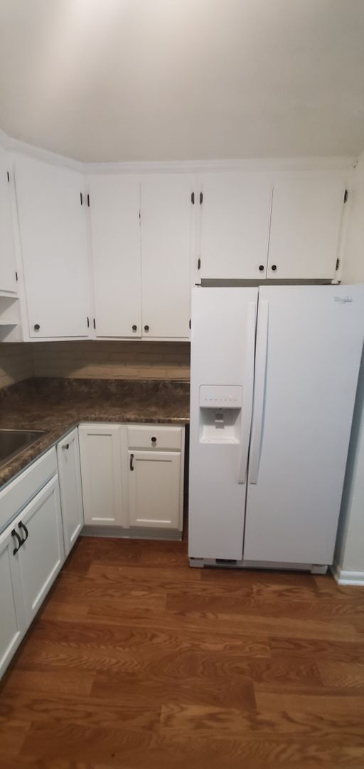 Building Photo - 2 WEEKS FREE OFF OF THE 1ST FULL MONTHS RENT