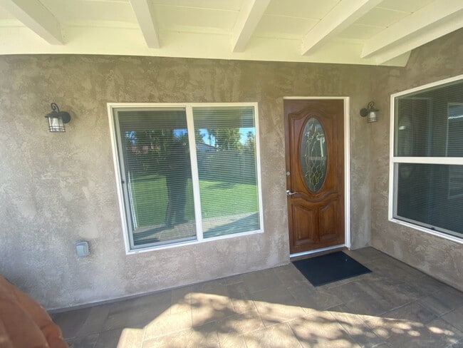 Close-Up Entrance - 2826 Kyle Ln