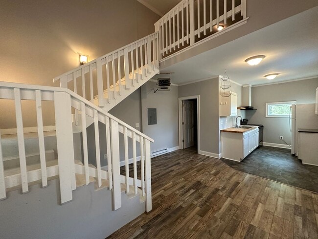 Building Photo - Studio Apartment