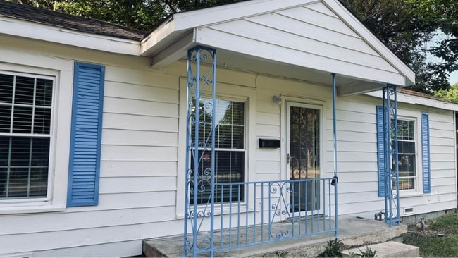 Photo - 321 Alexander Ave House