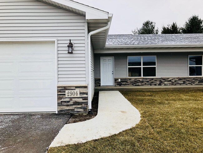 Foto del edificio - 5814 Summerland Dr