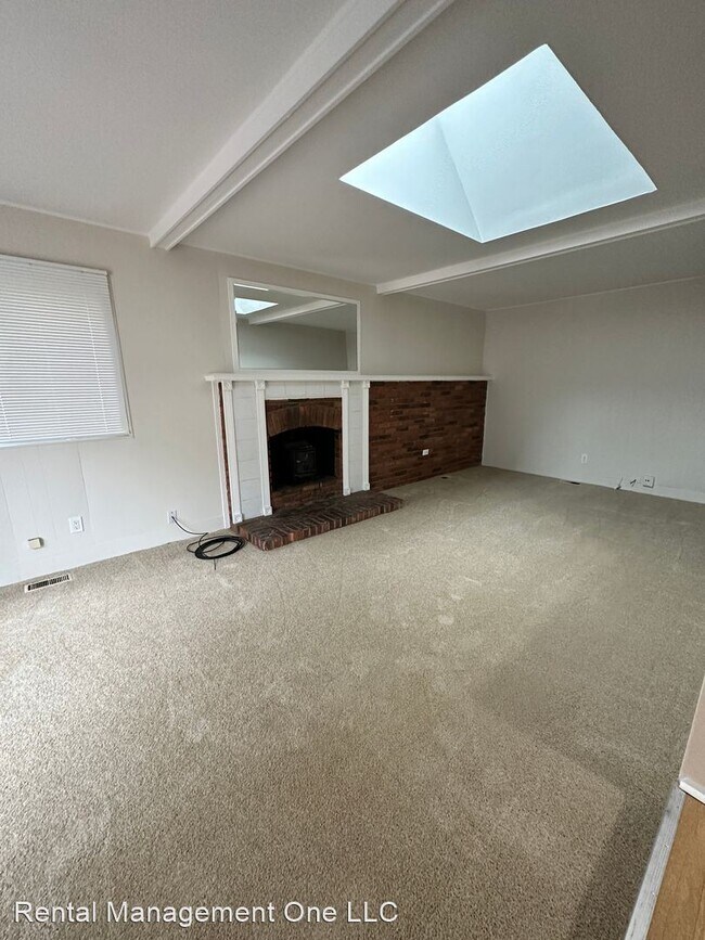 Building Photo - 3 br, 2 bath House - 30201 Canterbury Dr.