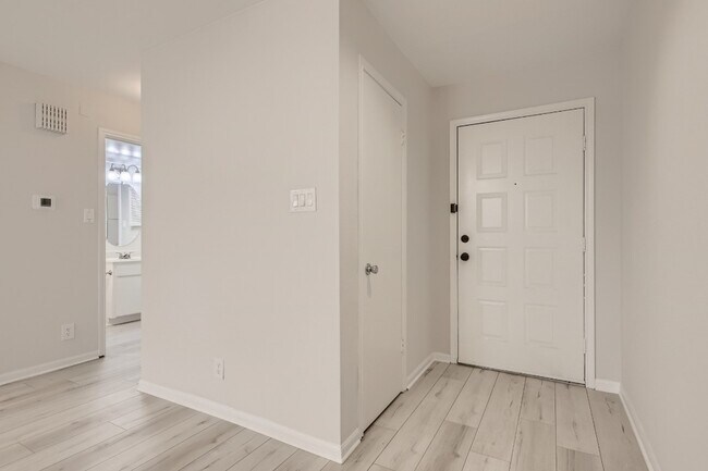 Building Photo - 9226 Jollyville Rd