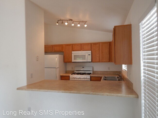 Building Photo - 3 br, 2 bath House - 1104 San Simeon Dr