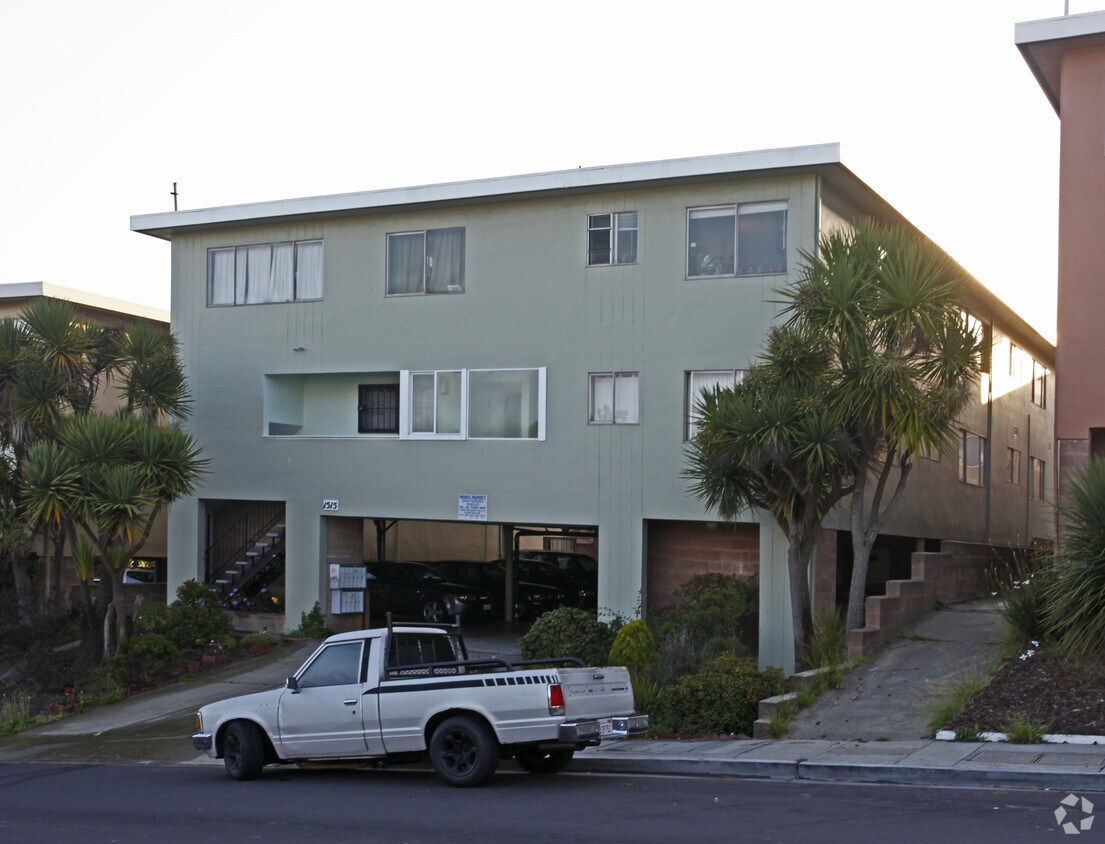Foto principal - 1515 Sullivan Ave
