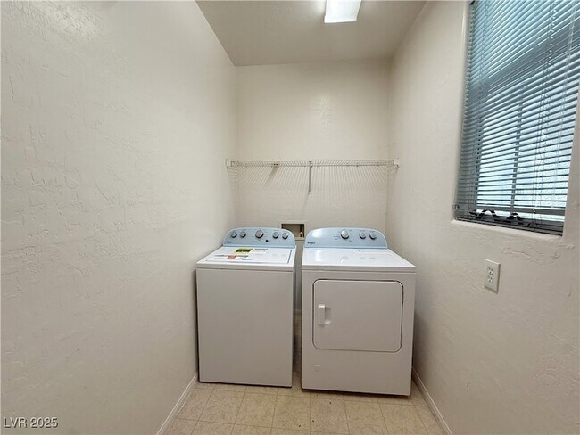 Foto del edificio - 4375 Braeburn Glen St