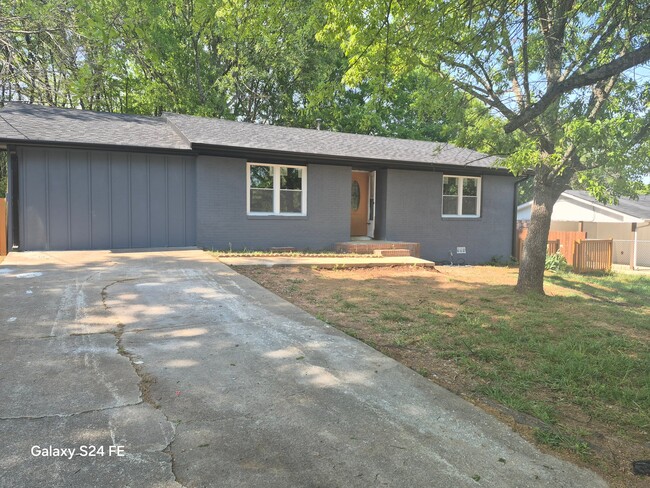 Photo - 120 N Williams St House