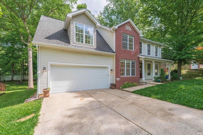 Building Photo - 1115 E Azalea Ln