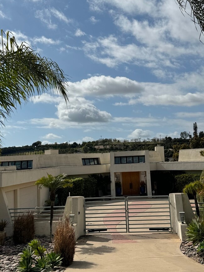 Building Photo - 2349 Via Oeste Dr