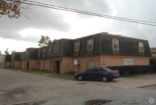 Building Photo - Sweetgum Apartments