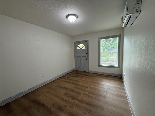 Foto del edificio - 1121 Ward St