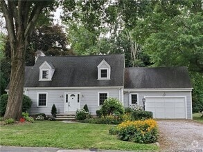 Building Photo - 15 Muirfield Dr