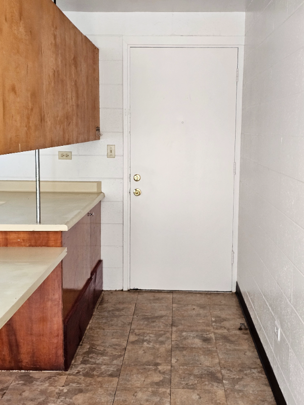 Foto principal - 2458 Wilder Ave
