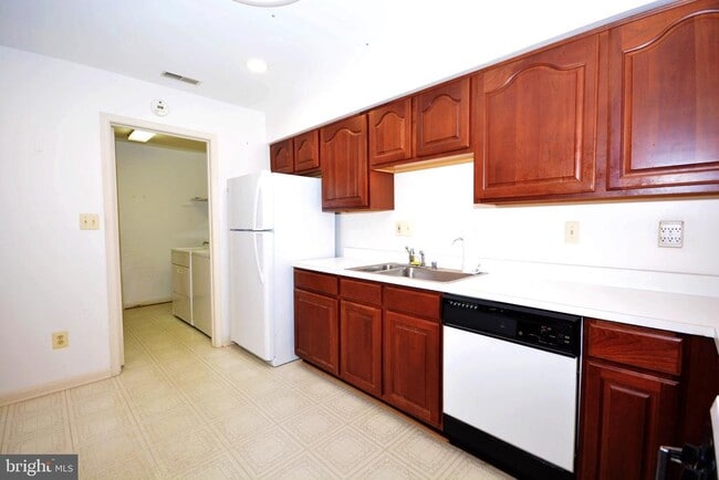 Building Photo - 928 Beacon Way